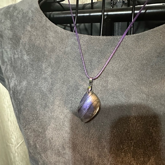 Dark Purple Flash Labradorite Pendant Necklace - Picture 8 of 8